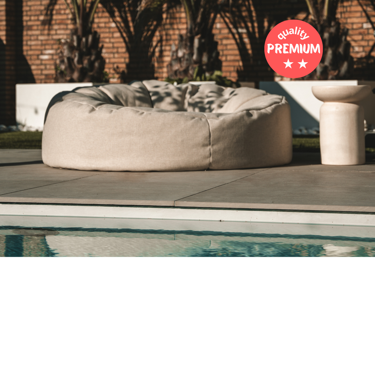 Charlie Loveseat x Zaque - naast het water