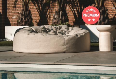 Charlie Loveseat x Zaque - naast het water