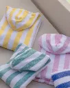 poncho4kleuren_6a27f41f-4d33-4473-88cb-beb7418837c8.webp