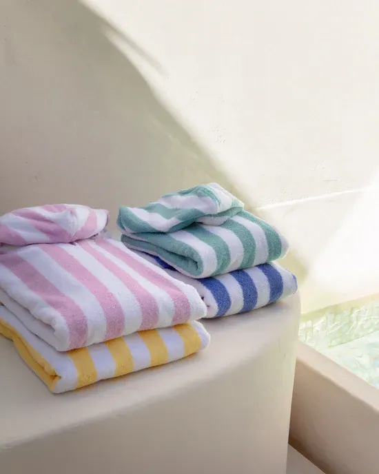 poncho_4_kleuren_2_080f46ca-fe75-43a1-bcca-19ebbc0040a8.webp
