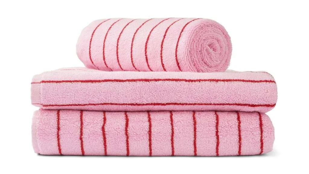Naram-Bath-Towel-baby-pink-ski-patrol-red-packshot1.webp