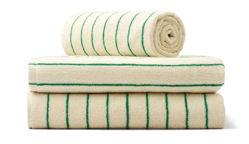 Naram-towel-stack-pure-white-grass-packshot.webp