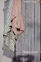 Naram-towel-Tropical-creme-Creme-Ink-lifestyle2.webp