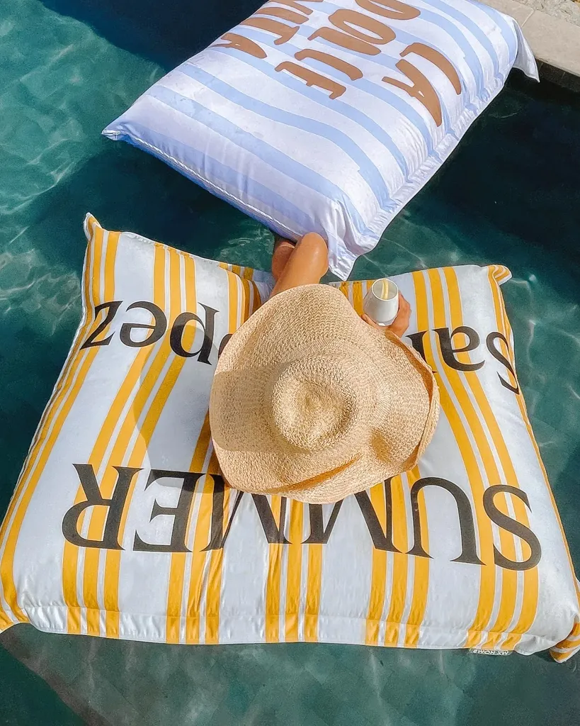 pouf-flottant-summer-sttropez-mxhome-6.webp