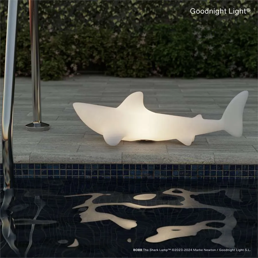 BOBB-The-Shark-Lamp-2023-2024-marke-newton-Goodnight-Light-SL-6.webp
