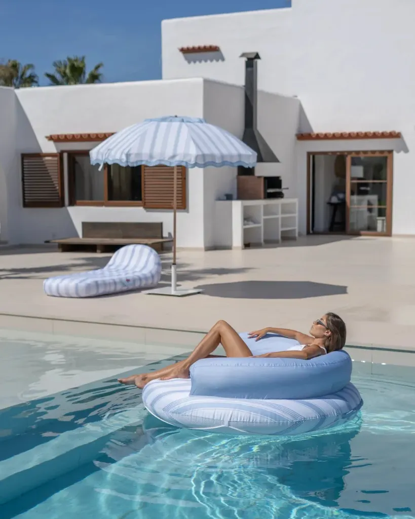FL-252_flotador-piscina-flamingueo-azul-12_a83a3316-8cec-4f1e-9ffb-106fc14cb1e2.webp