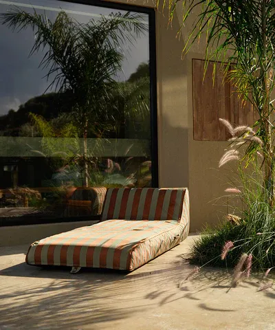Pool_loungers_5_d235d6a4-5ba0-470d-8696-099c45c960e4.webp