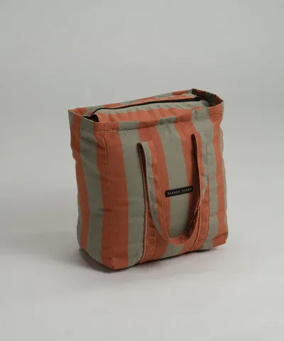 Pool_lounger_eucalyptus_terracotta_bag.webp