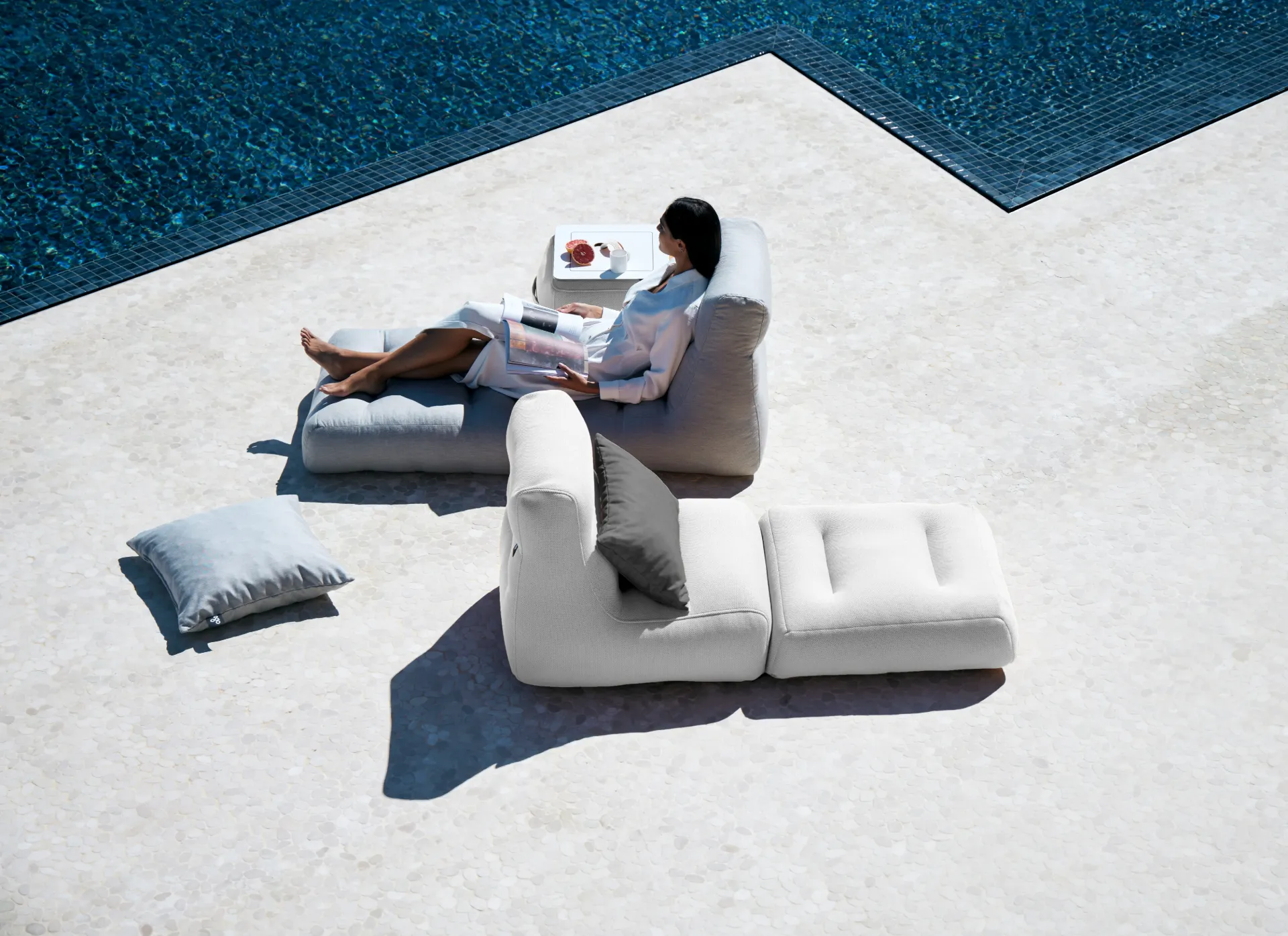 [E5005-BE] Ogo Design Pool Sit (Beige)