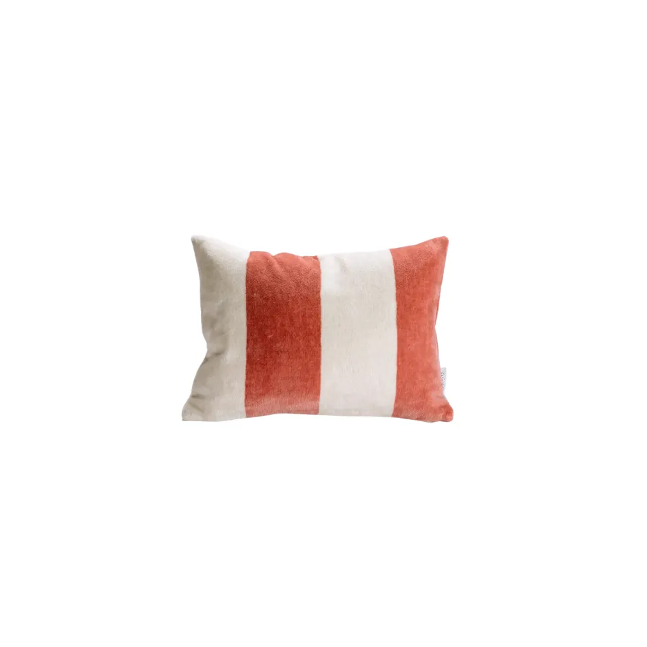 [H5202] Beach Pillow Place Reservee Classic Peach (30 x40 cm)