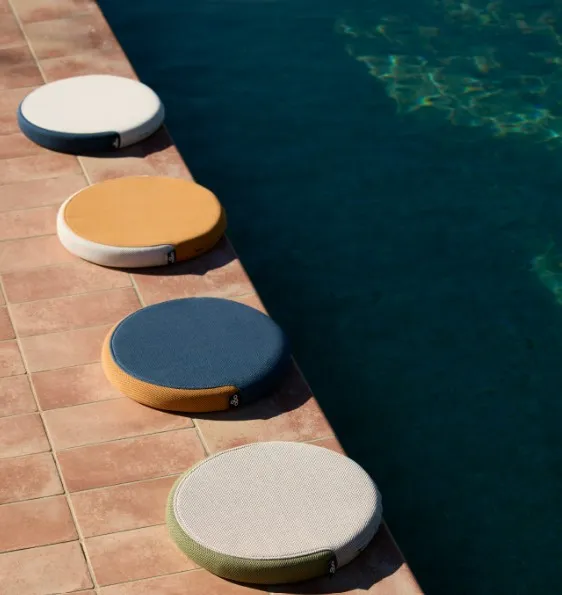 Ogo Design Dot Cushion